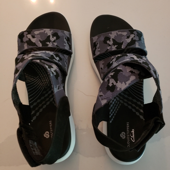 Cloudsteppers by Clarks Shoes - Clarks Cloudsteppers Sandals, Size 9m, not used, Camo Straps